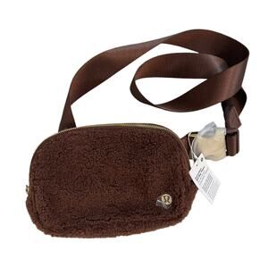Lululemon Everywhere Belt Bag Large Brown Deep Pile Fleece Fuzzy Teddy Bear NWT